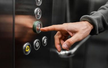Panne d’ascenseur : quel droit pour le locataire ?