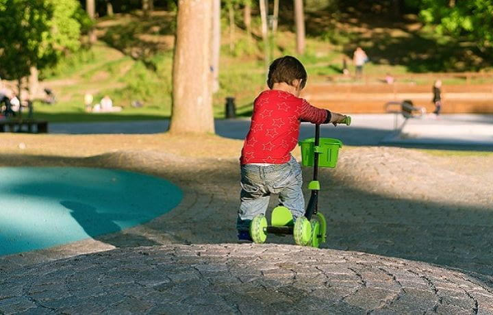 Mobilité écolo : la trottinette au cœur de l'espace urbain