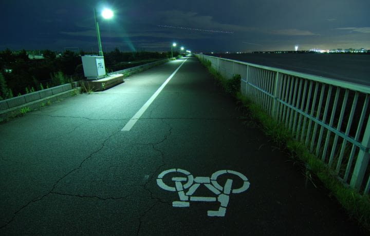 Une piste cyclable qui s’éclaire seule en Pologne