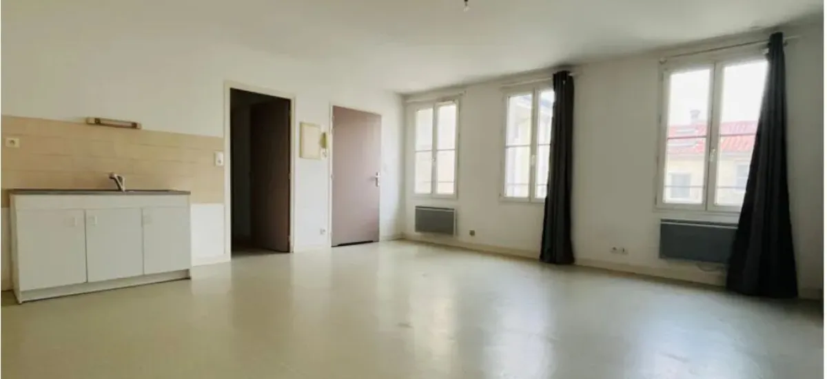Rochefort réhabilitation à deux pas de la Place Colbert