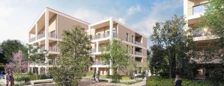 La Roque-d'Anthéron au pied du massif du Lubéron