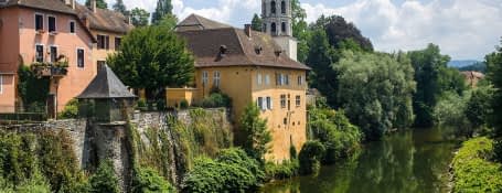 Le Pont-de-Beauvoisin au bord du Guiers