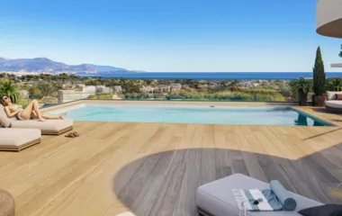 Antibes quartier des Terriers vue sur la mer