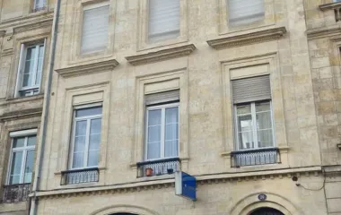 Bordeaux réhabilitation quartier Chartrons à deux pas du tram B