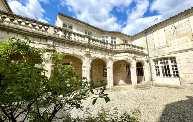 Saintes rénovation Malraux à 150m des berges de Charente