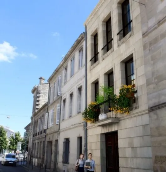 Bordeaux Déficit Foncier à 150m de la place de la Victoire