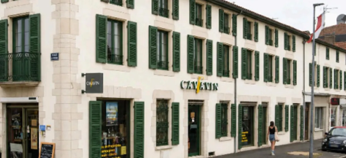 Dax réhabilitation en plein cœur de ville, proche de la mairie