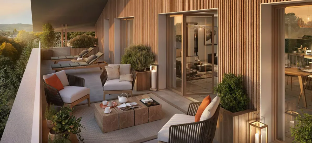 La Roche-sur-Foron face à la gare SNCF