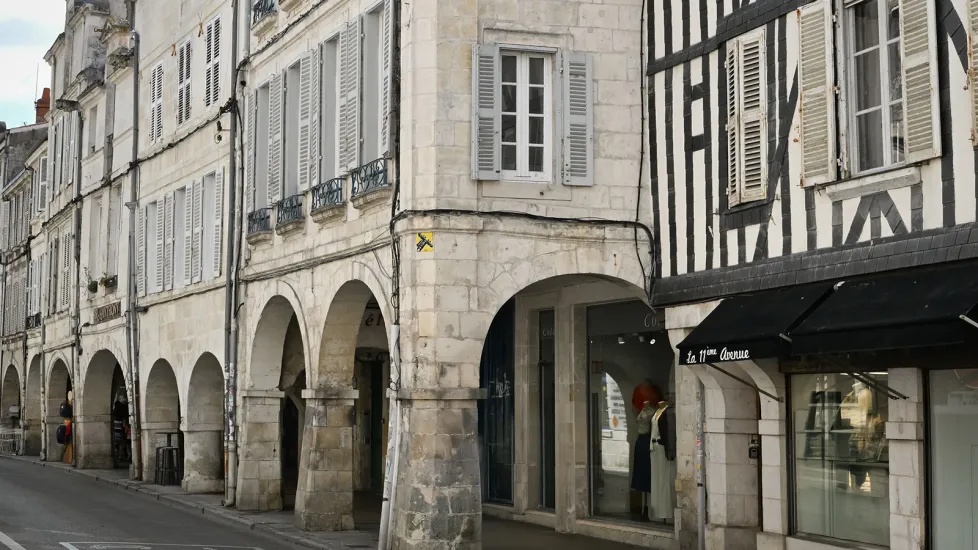 La Rochelle Malraux entre le marché central et le Vieux-Port