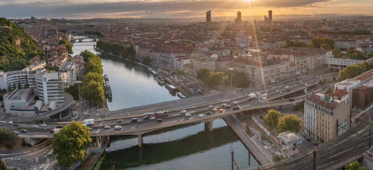 Lyon 05 réhabilitation face aux quais et à Perrache