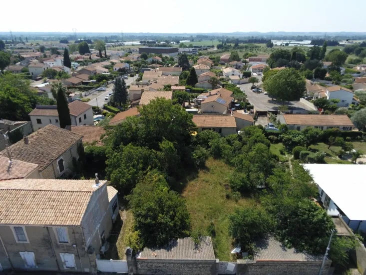 Milhaud au cœur du village