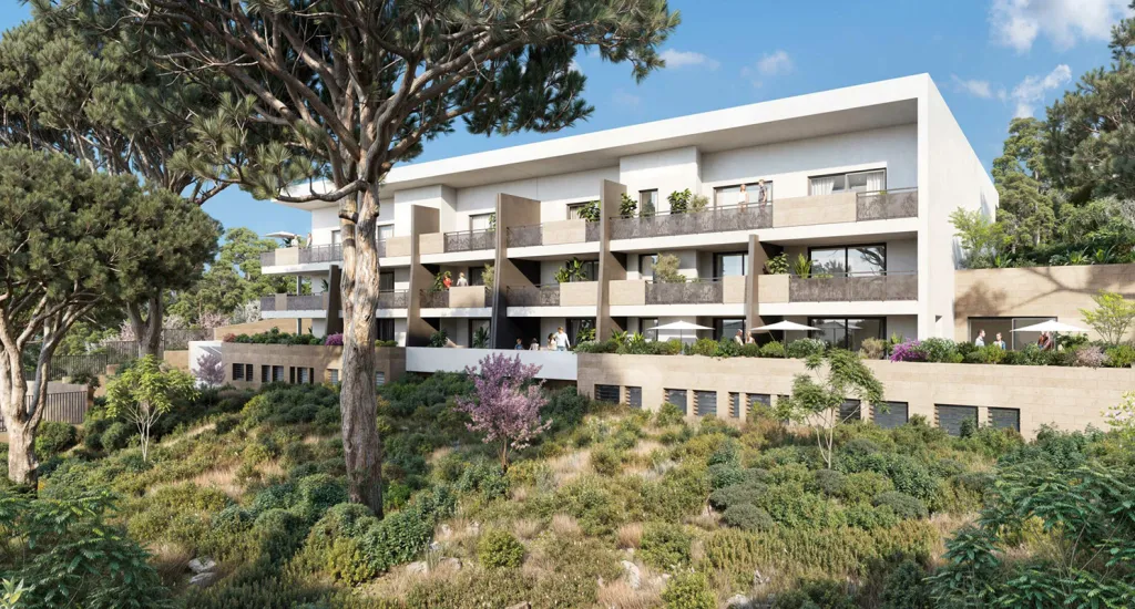Nîmes écrin de verdure sur la colline Montaury