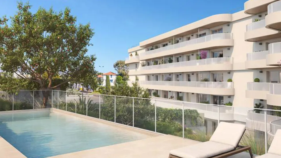Saint-Laurent-du-Var  résidence de prestige en bord de mer